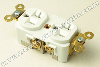 Hubbell 5362W Heavy Duty Grade Outlet White Cryo Treated